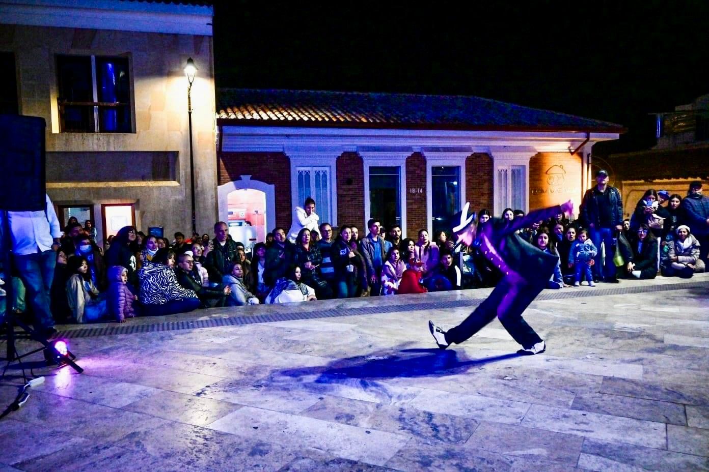 Christian Montañes bailarin de salsa boyacense. presentación en Tunja